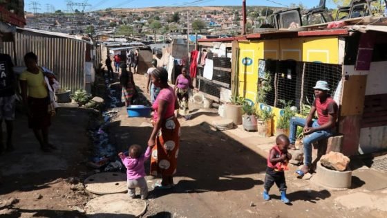 أزيد من 10 ملايين مواطن جنوب إفريقي يعيشون بأقل من دولارين