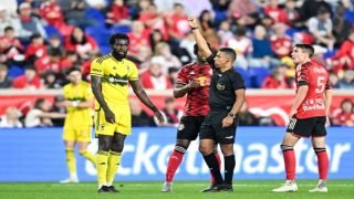 إيقاف “ياو ييوواه” و”ديريك جونز” مدى الحياة في الدوري الأمريكي لكرة القدم بسبب تورطهما في مراهنات رياضية