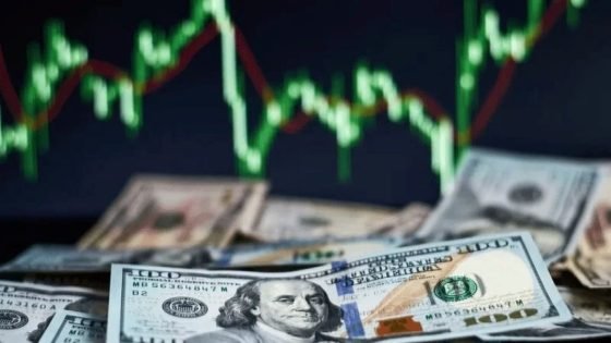  أسعار الدولار تسجل ارتفاعا مقابل معظم العملات الرئيسية  