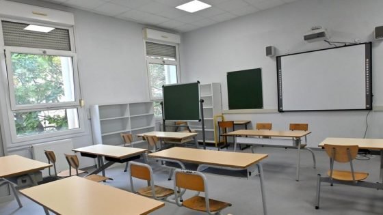 845 مدرسة وإعدادية في فرنسا تغلق أبوابها بسبب موجة الحر