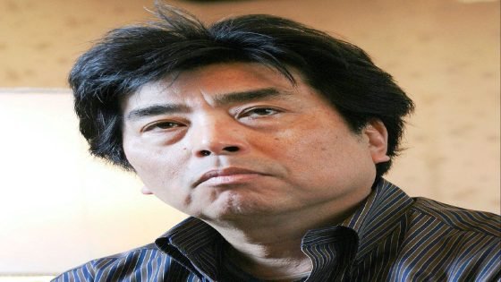 الروائي الياباني ريو موراكامي المثير للجدل  يترجل  عن عمر يناهز 74 عامًا
